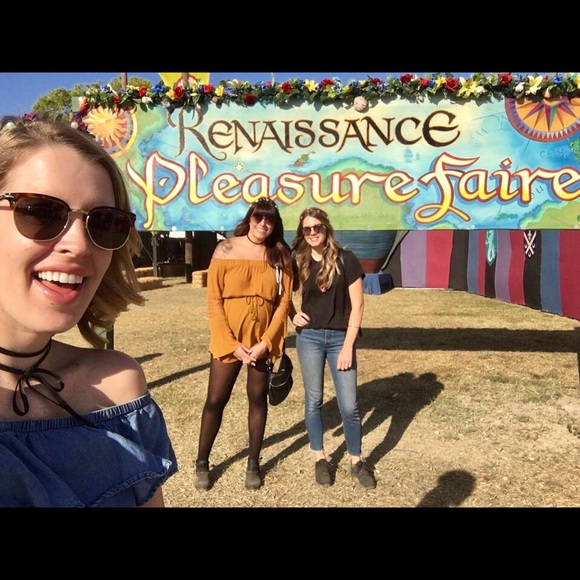 Meet your Posher, Stephanie - Picture 5 of 5